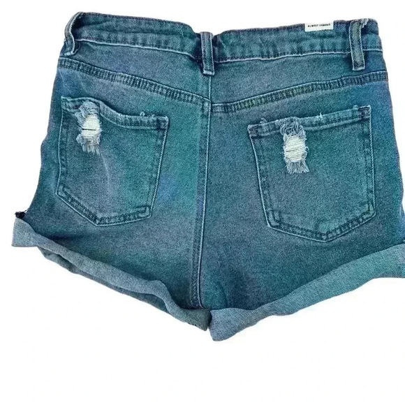 Almost Famous Mid Rise Jean Shorts Women's Size 7 Stretch Distressesd - Picture 2 of 8